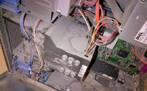 2- تمیز کردن داخل کیس کامپیوتر
