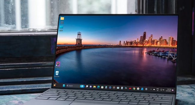 لپ تاپی که ویندوز 11 را اجرا کرده است